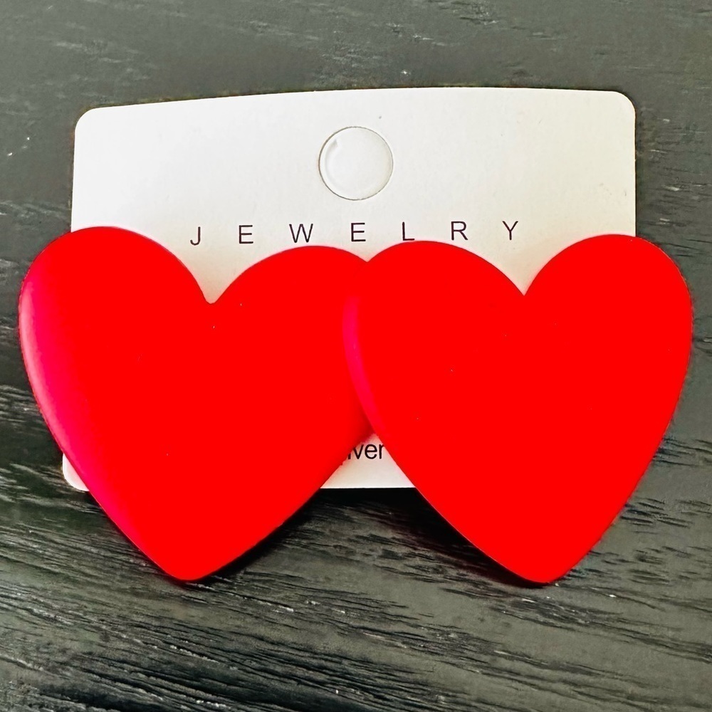 Red Heart Stud Earrings - Picture 6 of 7